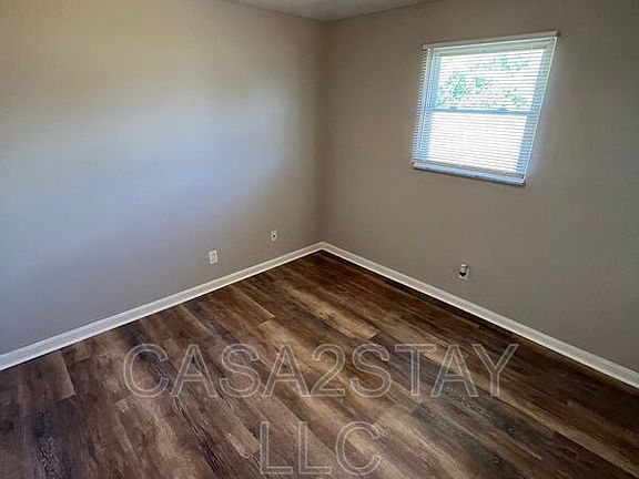 3rd image of 4915 Saddlebrook Ln APT 7