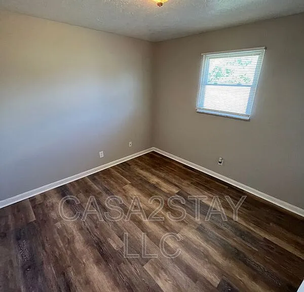 4915 Saddlebrook Ln #7 — Photo 3
