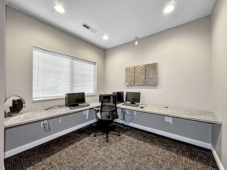 Capitol Grove Apartments — Photo 24