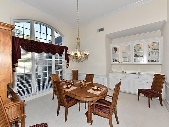 4th image of 1575 Chadberry Way