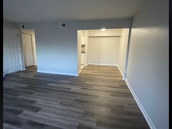 2nd image of 204 Marshall Ave APT 11