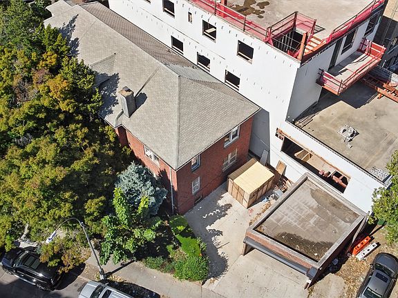 4th image of 609 Ocean Pkwy