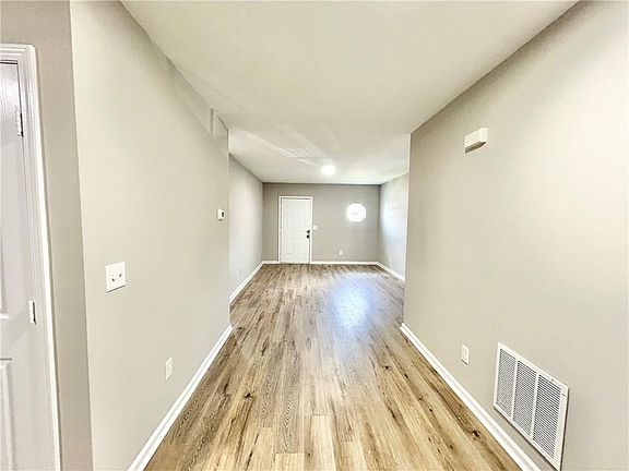 5th image of 845 Store House Ct #B