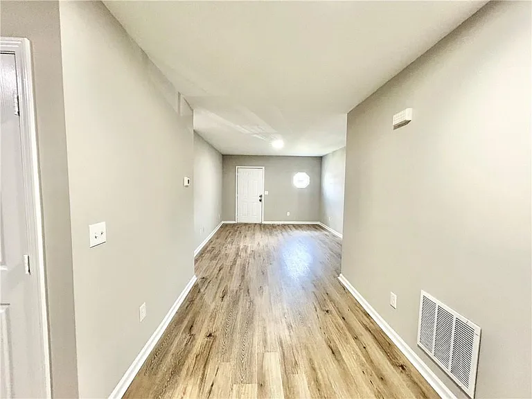 845 Store House Ct #B — Photo 5