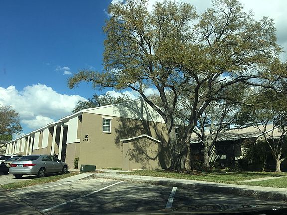 3rd image of 3812 N Oak Dr Unit M11