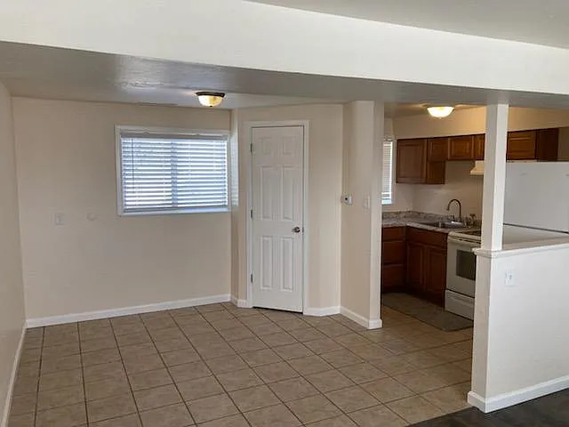 802 E Santa Fe St — Photo 3