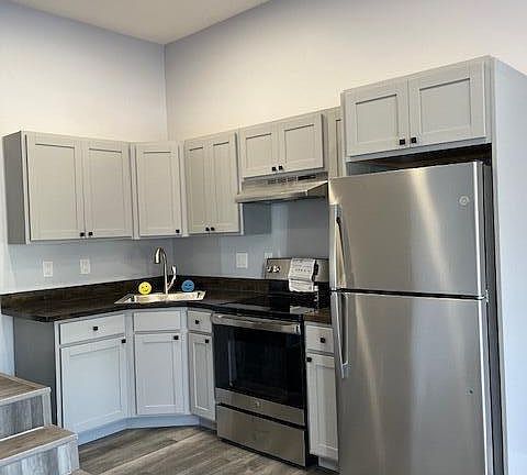 2nd image of 328 Playhouse Ln #1