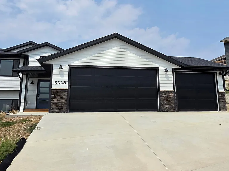5328 Silverton St — Photo 10