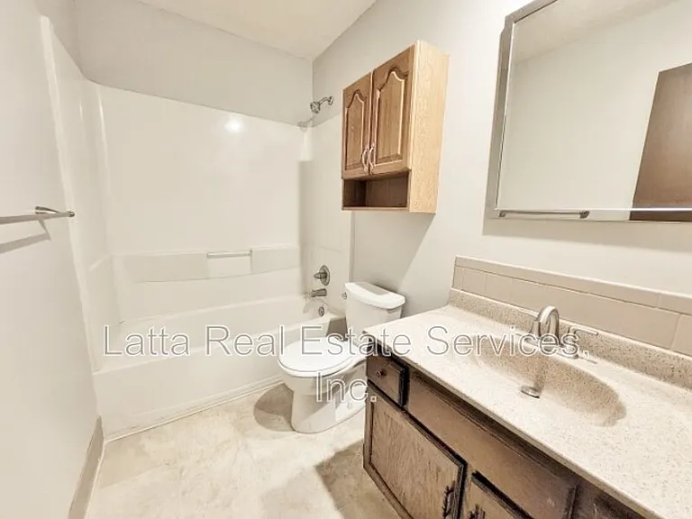 1303 SW Sunset St — Photo 9