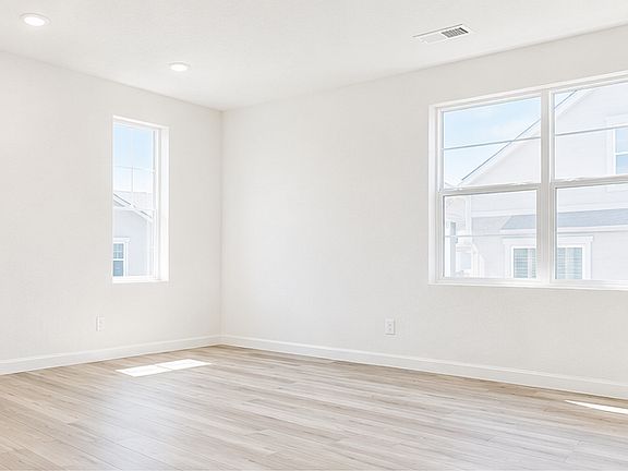 2nd image of 3280 Sunny Gate Ln