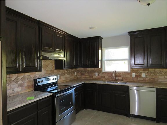 4th image of 4301 Joy Lee St