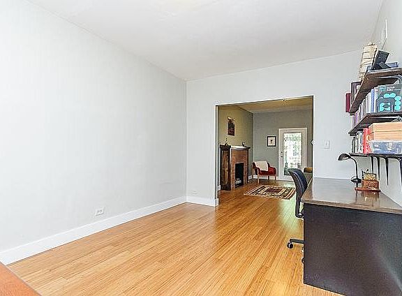 4th image of 5107 S Ingleside Ave Unit 1