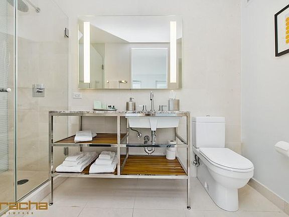 3rd image of 66 W 45th St #36A