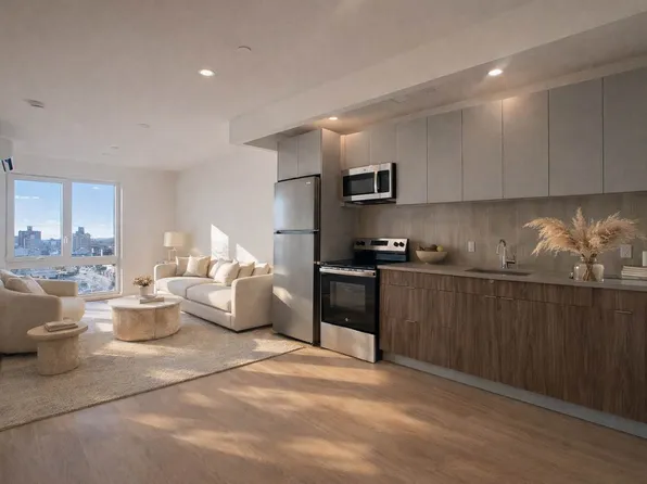 172-02 Hillside Avenue image 1 of 7