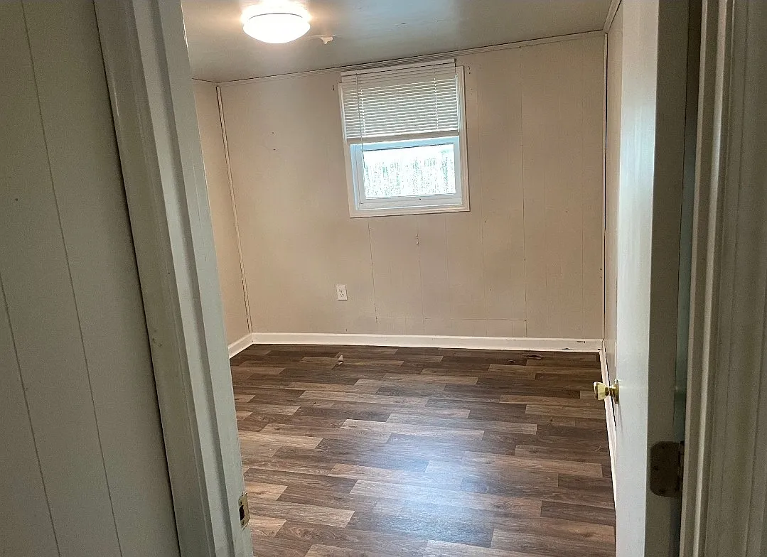 1007 S McKay Ave — Photo 4