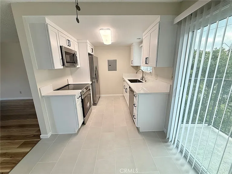 1116 Barbara St #G — Photo 3