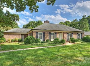 239 Lansdowne Rd, Charlotte, NC 28270