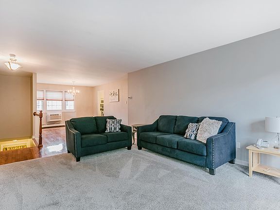 3rd image of 3909 Wilshire Ln