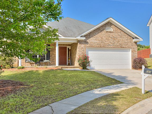 2nd image of 686 Ventana Dr