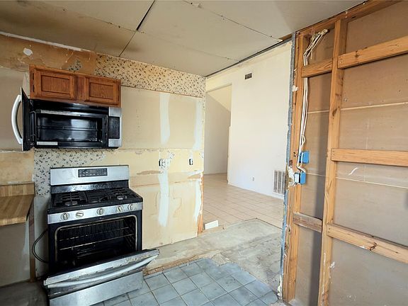4th image of 19314 Indian Grass Dr