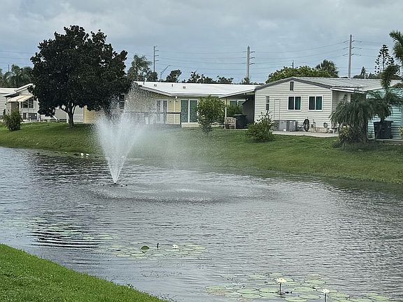 4th image of 2889 Lake Haven Dr