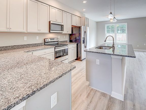5th image of 8220 Tidewater Dr
