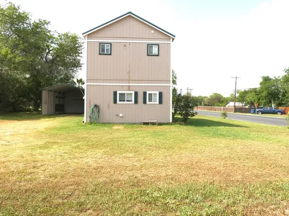 911 E Steiner St, Beeville, TX 78102