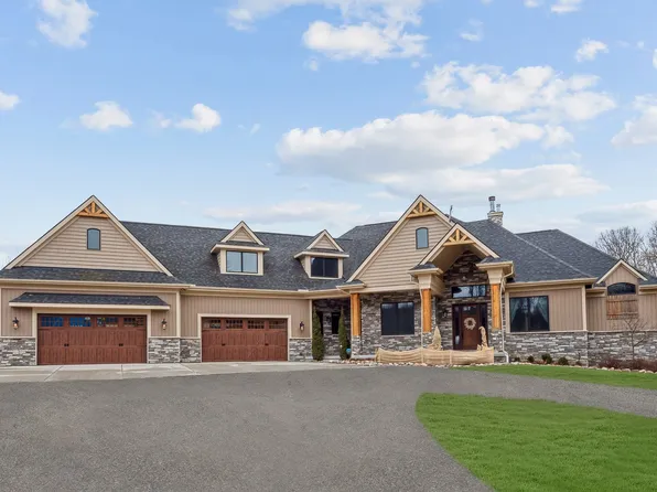 6335 Reinhard Dr, Dexter, MI 48130