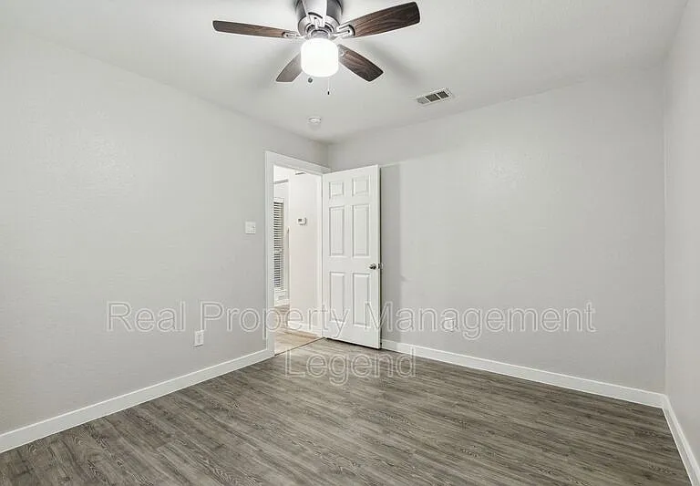 1800 Meadowlark Ln — Photo 23