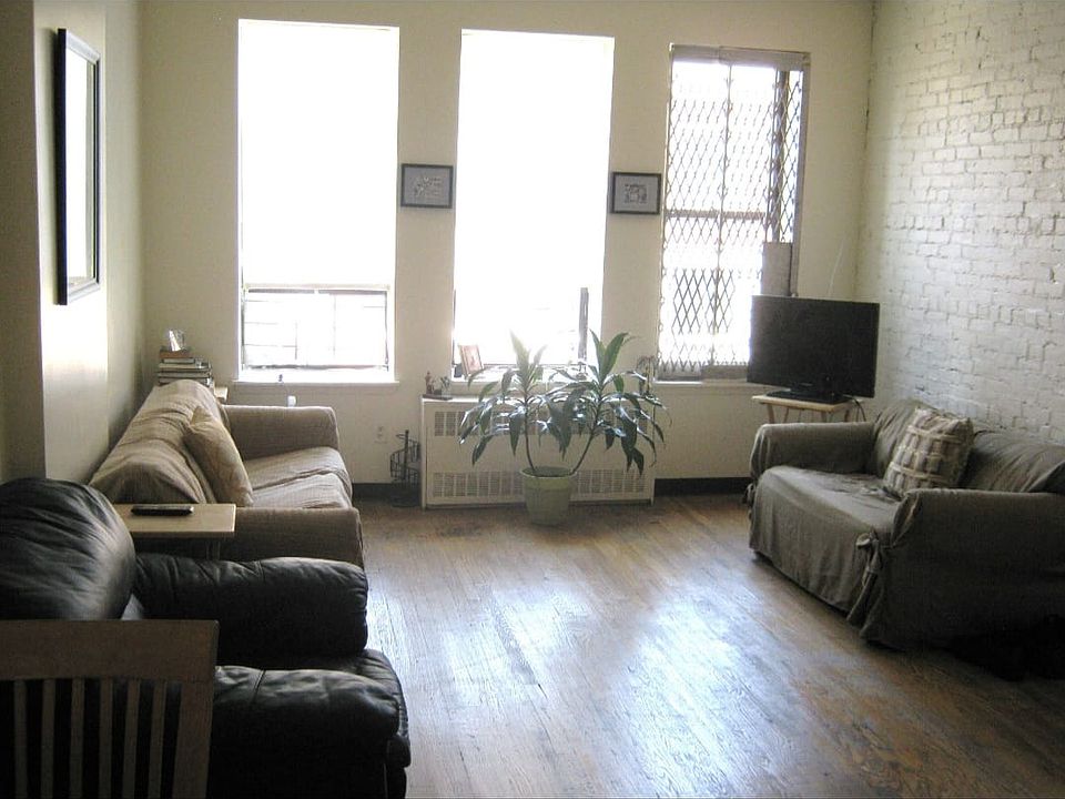 1st image of 131 W 112th St