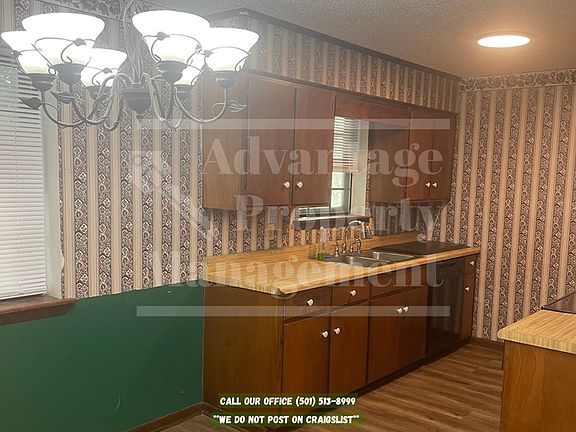 4th image of 1703 Marilyn Dr