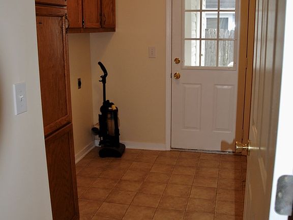 4th image of 133 Fleetwood Dr