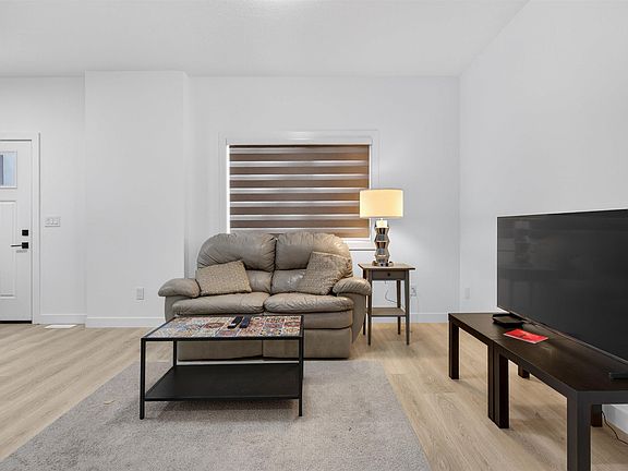 4th image of 10915 159th St NW