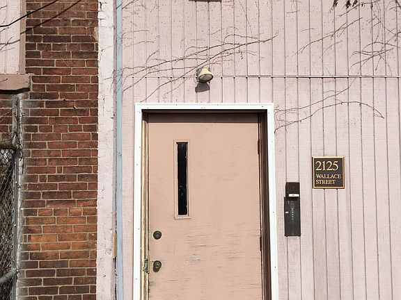 2125-wallace-st-c-4