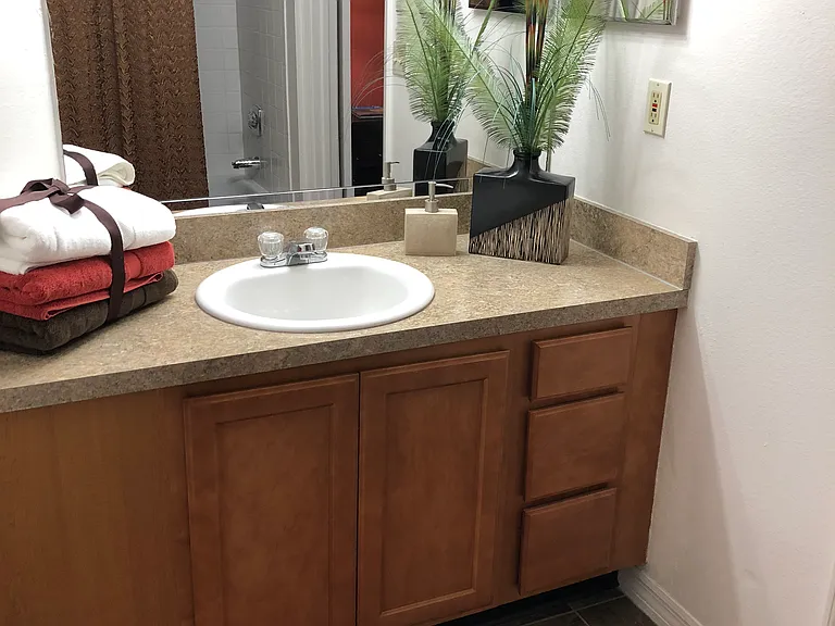 River Park Apartments — Photo 13