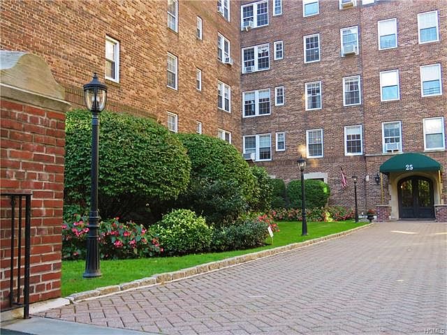 1st image of 25 Parkview Ave APT 3I