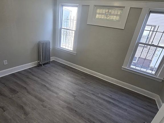 2nd image of 192-194 Shephard Ave #1L