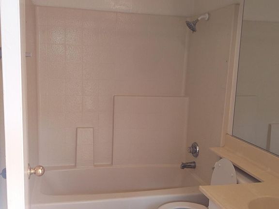 3rd image of 1384 Resort Ln