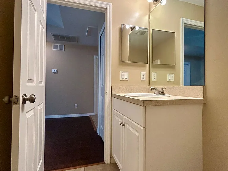 346 Bell Blvd S — Photo 13