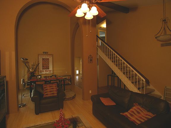 2 story vaulted ceiling