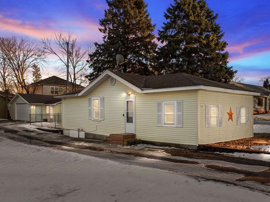 2740 Larch Ln N, Plymouth, MN 55441