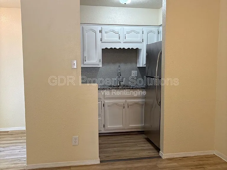 1116 Coal Ave SW #10 — Photo 9