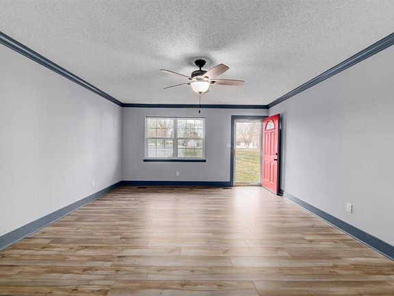 5th image of 7606 Foxglen Blvd