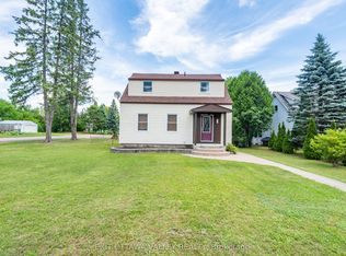49 Glendale Ave, Deep River, ON K0J1P0