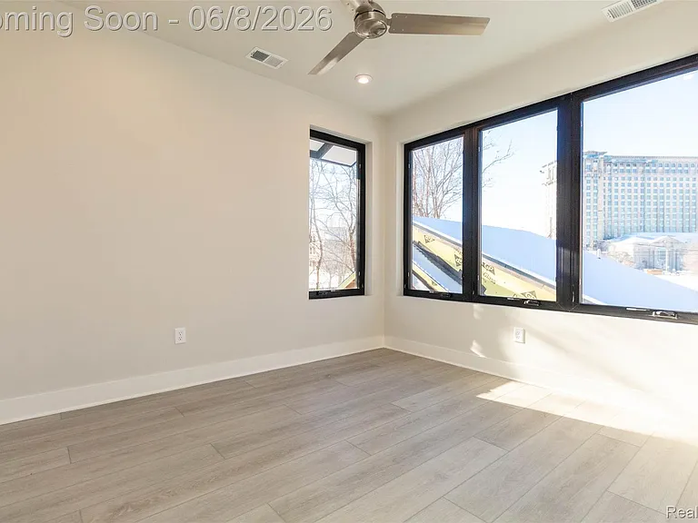 2223 Wabash St — Photo 17
