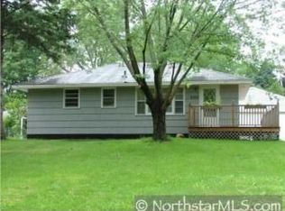 6853 Upper 5th St N, Oakdale, MN 55128