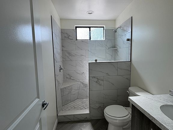 3rd image of 1551 N Arrowhead Ave #18
