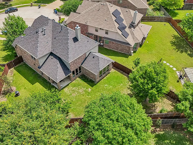 1828 Houghton Dr — Photo 14