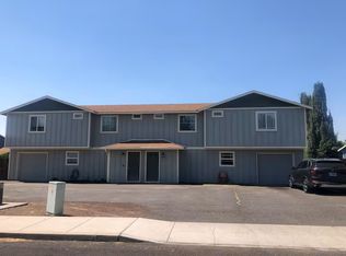 1423 NE 7th St, Redmond, OR 97756