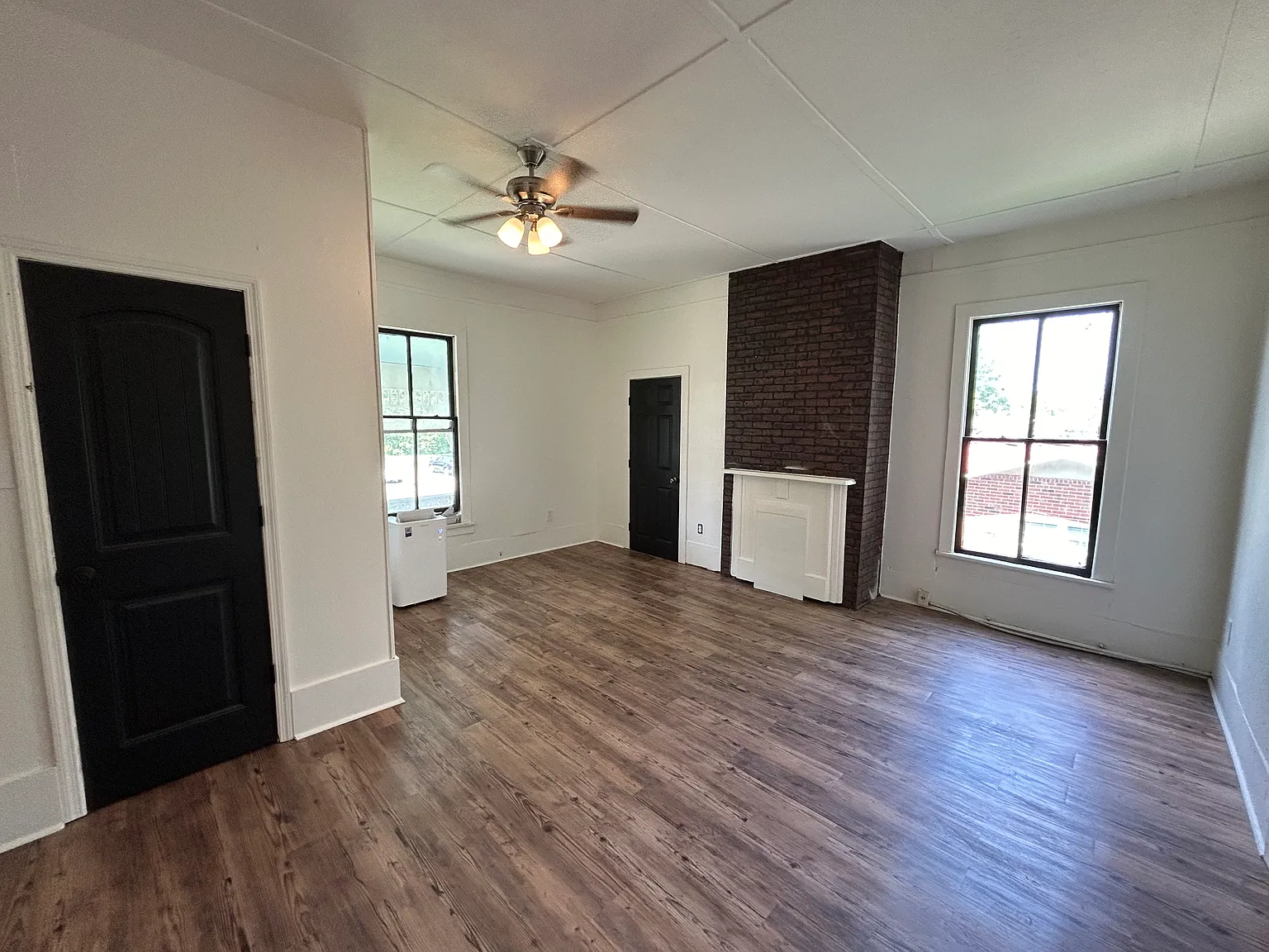 700 N High St — Photo 1